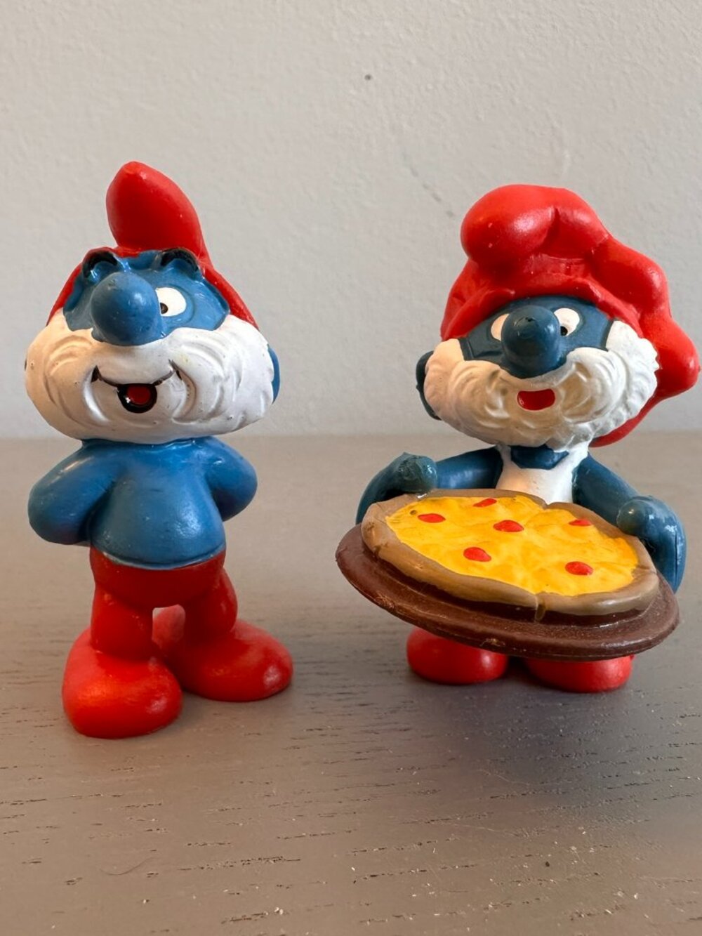 Vintage Schleich Peyo Papa Smurf PVC Figures Lot of 2 Classic & 1984 Pizza Chef